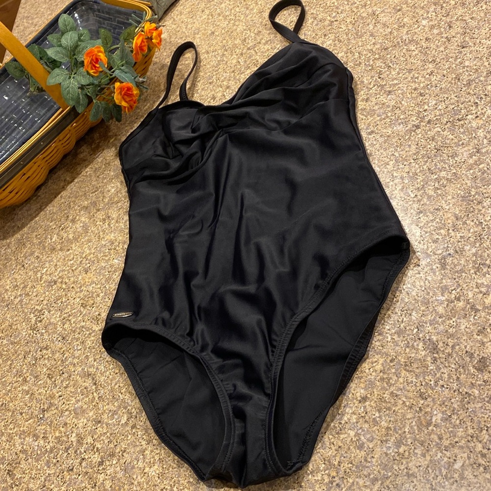 Speedo 1 Piece Black Women’s Swim Suit No Size Tag